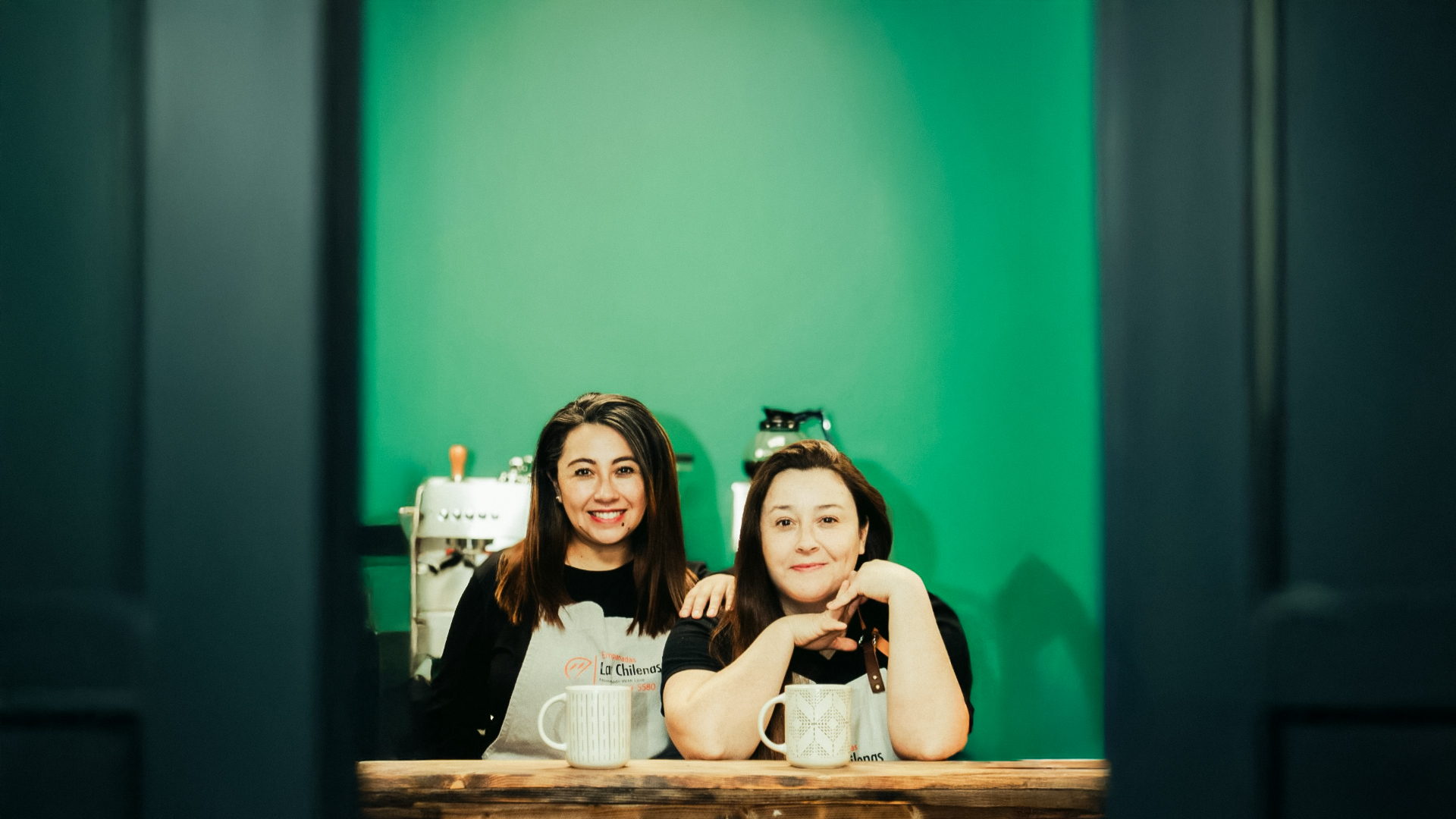 Débora and Zarina at the Las Chilenas counter